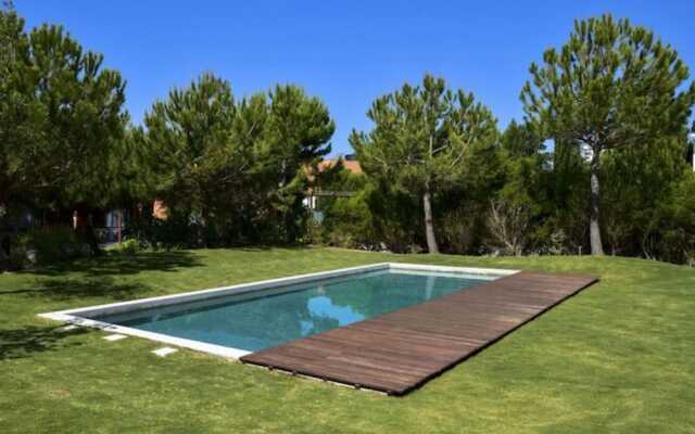 Tr ia Beach House With Pool