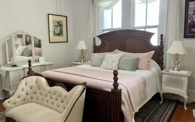 Brackenridge House Bed & Breakfast