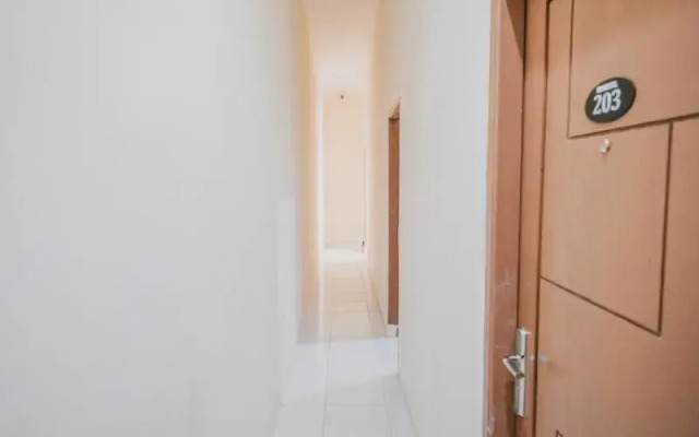 RedDoorz near CBD Ciledug