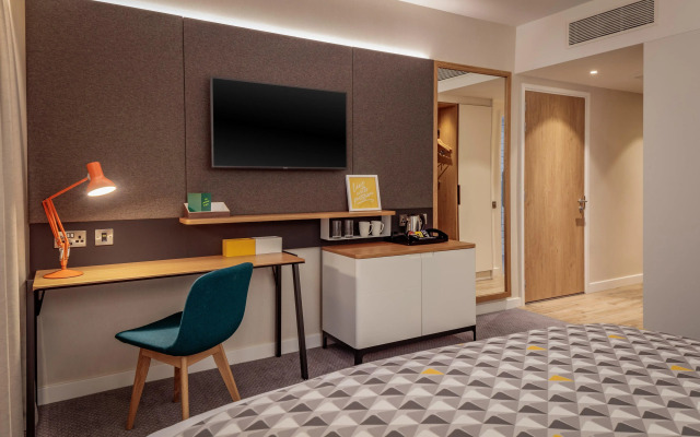 Holiday Inn London Heathrow - Bath Road by IHG