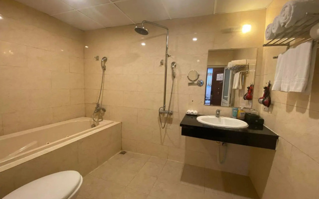 A25 Hotel - 221 Bach Mai