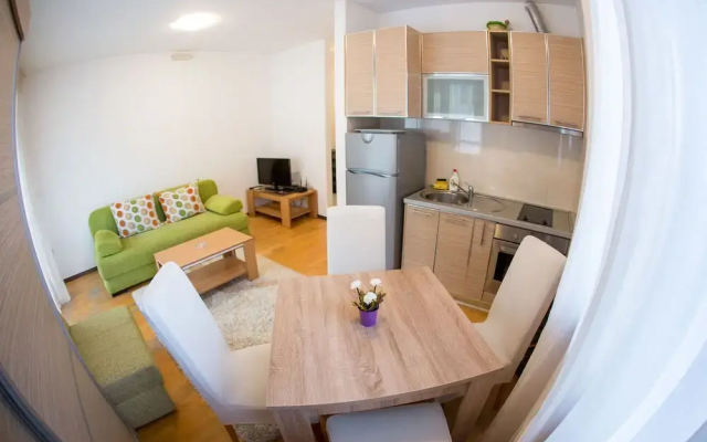 Burcak Apartment