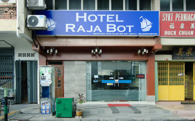 OYO 338 Hotel Raja Bot