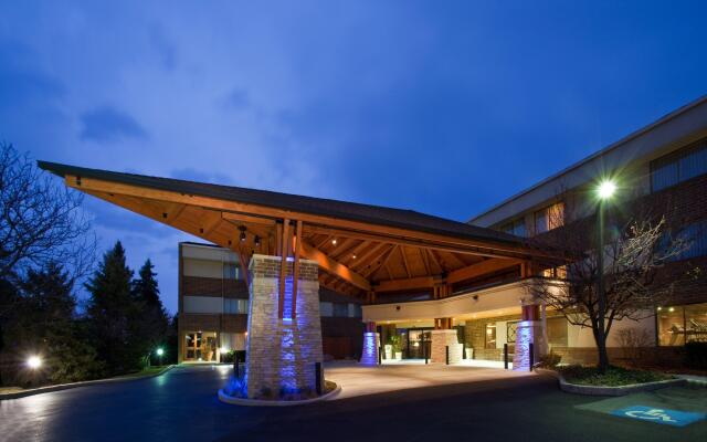 Holiday Inn Express Chicago-Downers Grove by IHG