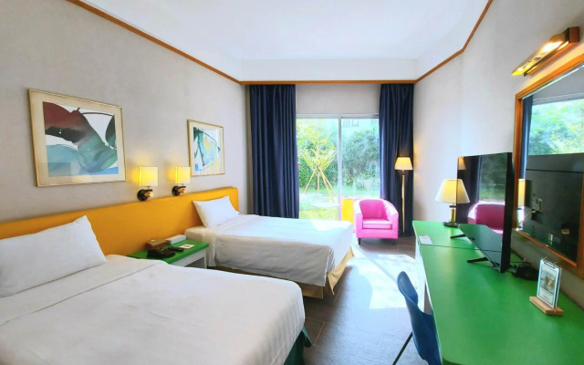 Silvermine Beach Resort