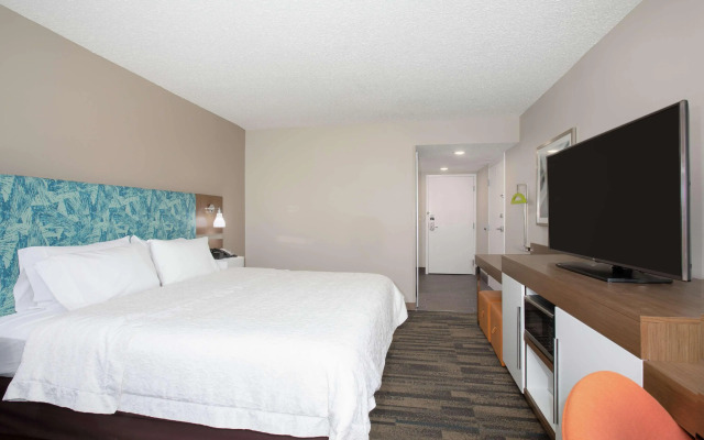 Hampton Inn & Suites Kansas City-Merriam