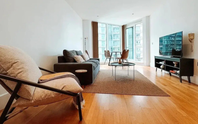 Londonaprt/sleeps6/gym/waterfront/wifi