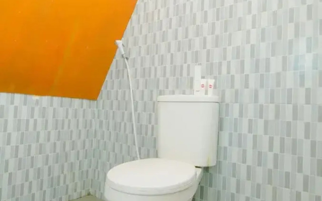 Hotel Ratu Pantai by OYO Rooms