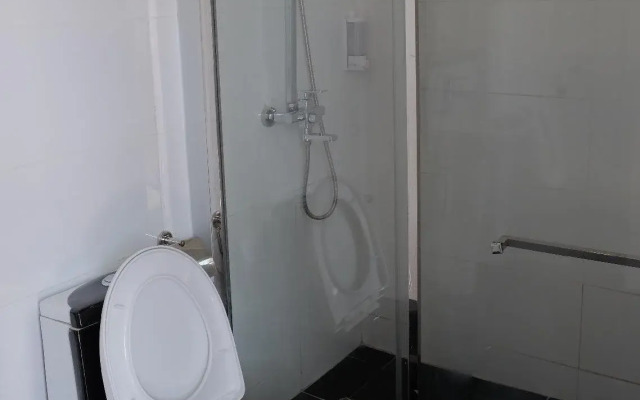 OYO HOME 90260 Natol Homestay London