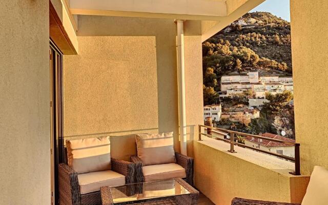2br apartment with parking near Monaco