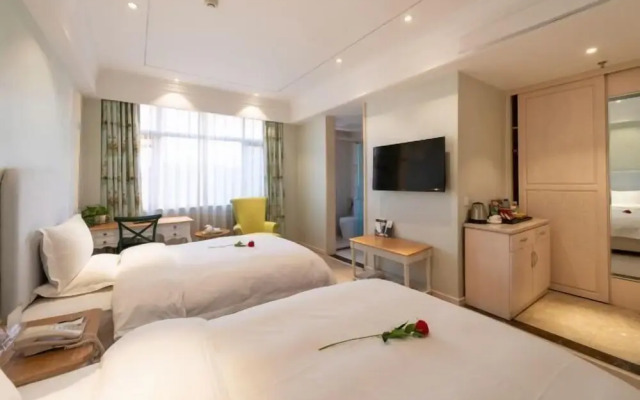 Scenery Hotel