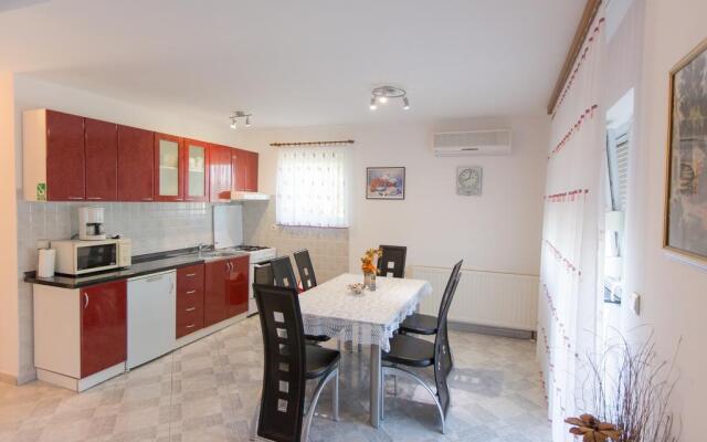 Apartments Miše