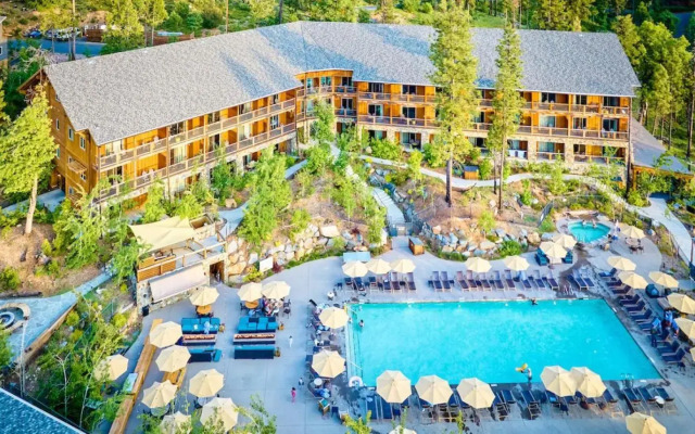 Rush Creek Lodge and Spa at Yosemite