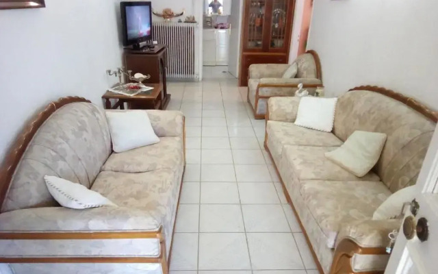 Villa Angela, Traditional house in the village