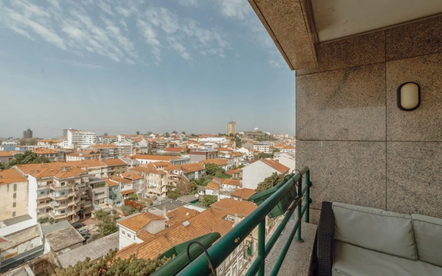 Downtown Grand Tower View by Vacationy