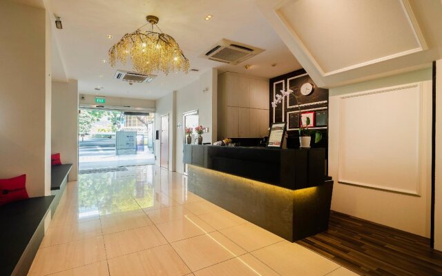 Victoria Hotel, a NuVe Group Collection