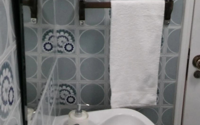 Zen Newton Apartment