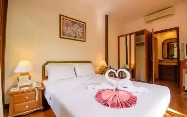 Petchvarin Resort and Spa