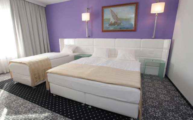 Hotel Phoenix