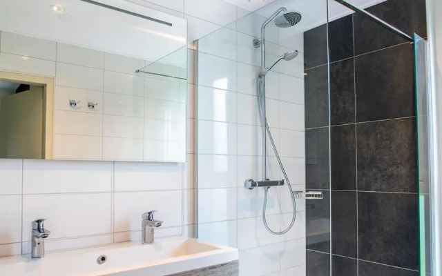 Awesome Home in Heinkenzand With Wifi and 3 Bedrooms