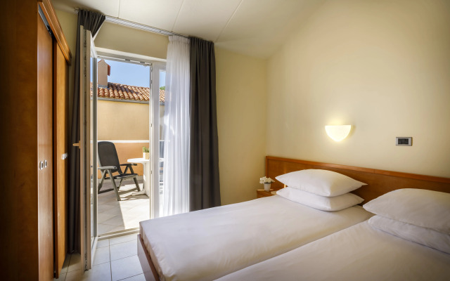 Maistra Select Amarin Resort