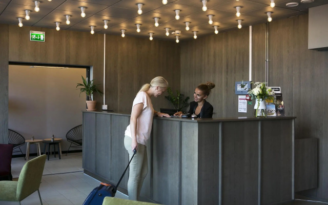 Moment Hotels