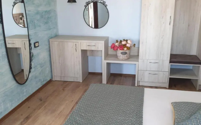 Vromos Guest House
