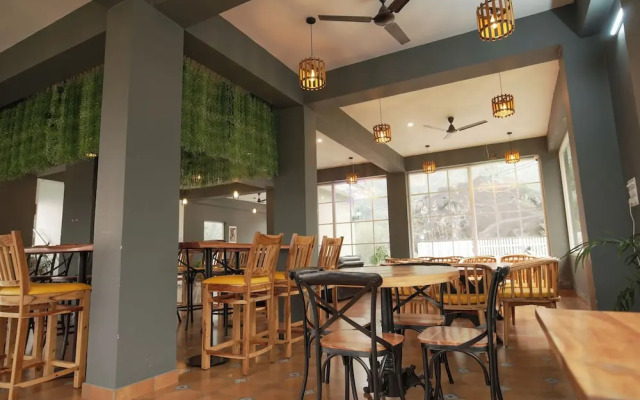 Hotel Alchemy Bistro & Inn