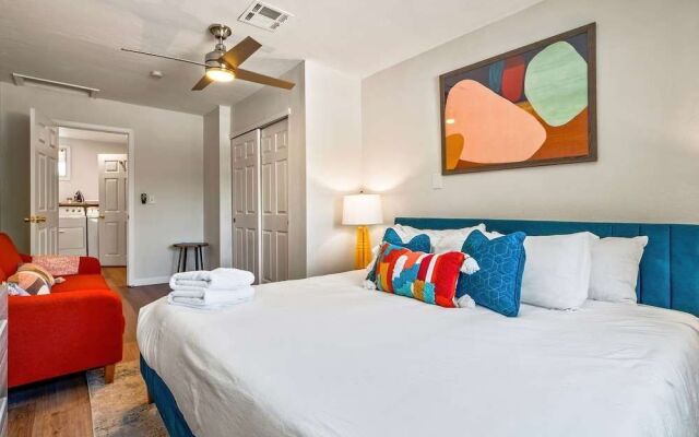 5BR Sleeps 10 Hot Tub Fire Pit Games & Walk to ASU