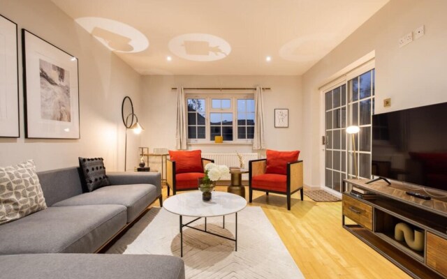 The Wycombe House - Inviting 5bdr House With Garden