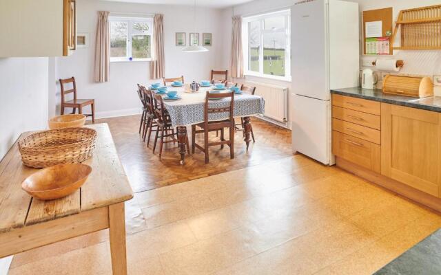 Host Stay Penrheol Farmhouse
