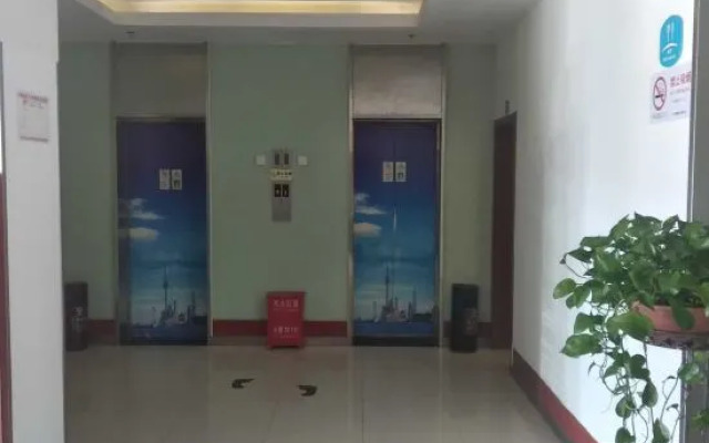 Hanting Hotel (Shanghai Caojing Industrial Park)