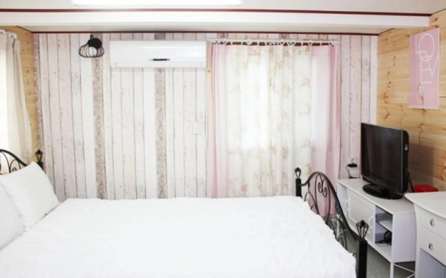 Yangyang Pinot Tree Pension