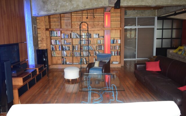 Spacious 1 Bedroom Apartment in Central Business District