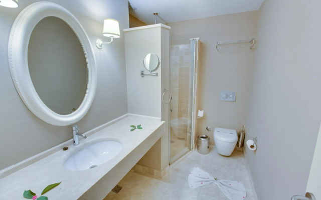 The PINEHILL Hotel & Suites