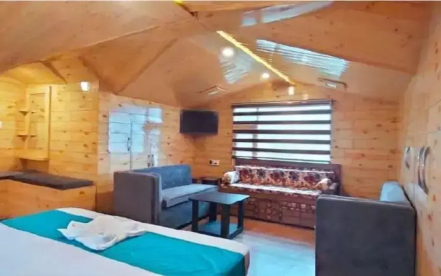 Eden Hotel and Resort