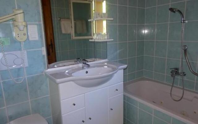 Location Villa et Studios Roquebrune-sur-Argens