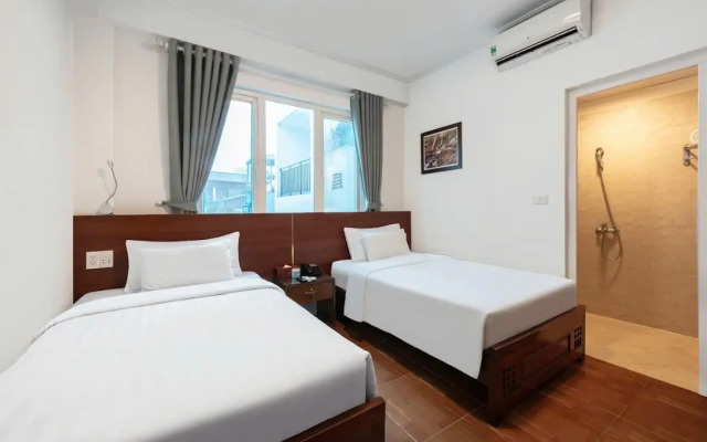 A25 Hotel - Doi Can 2