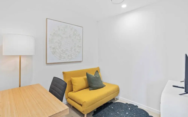 Luxury Ocean View Burleigh Apartment