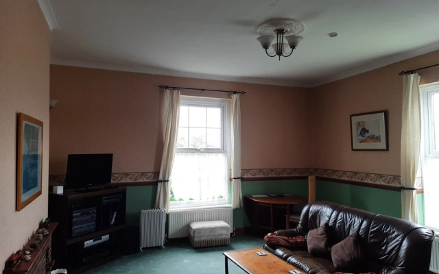 Self Contained Apartment in Winterton Hall