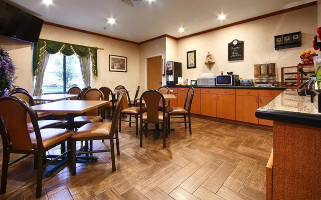 Best Western Inn & Suites Merrillville