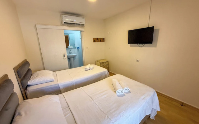 Address Küçükkuyu