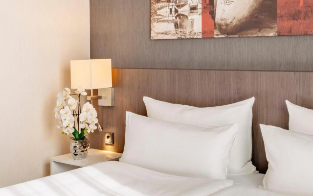 Plaza Premium Grand Winston Hotel