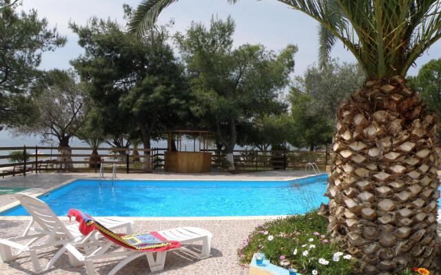 Petit Village Hotel