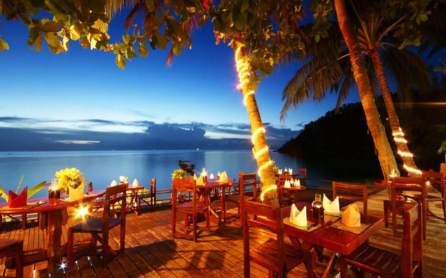 Salad Beach Resort