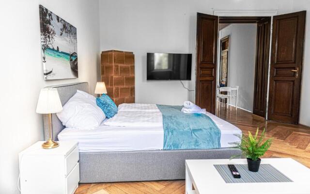 Brilliant 2BR Apt. near AKH-Hospital