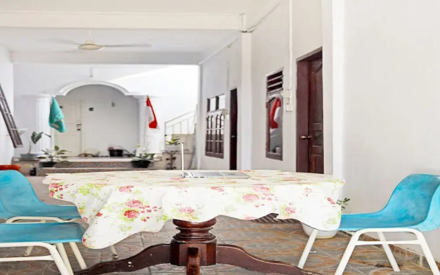 OYO 91314 Zein House