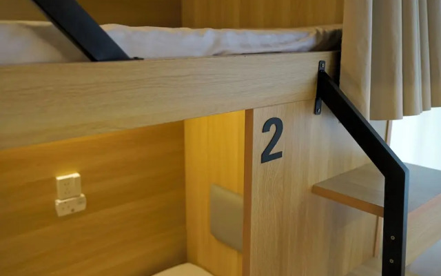 Waveflo Hostel