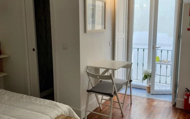 Modern Studio in the Historic Center of Bica