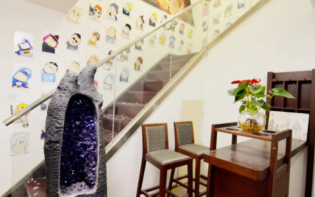 Broncos Youth Hostel